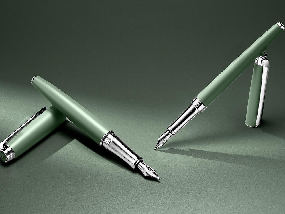 Caran d'Ache Léman Slim Vert de Gris Füllfederhalter, Grün, 4791.713