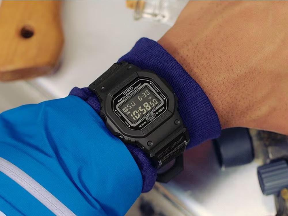 G-SHOCK Casio The Origin Quartz Uhr, Schwarz, DW-5600MNC-1ER