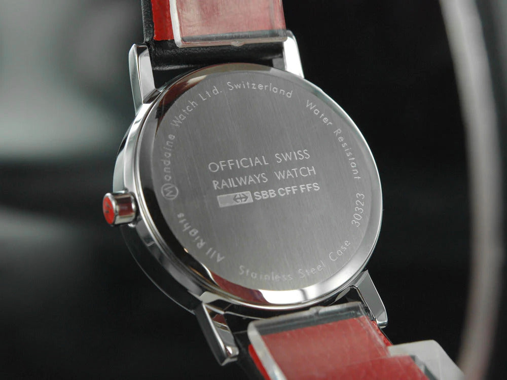 Mondaine SBB Classic Quartz Uhr, polierter Edelstahl, Mineral Glas, 30mm