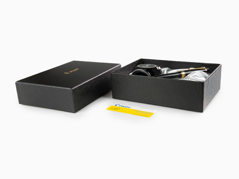 Pilot Custom 823 Füllfederhalter, Acryl-Edelharz, Schwarz, NC823N