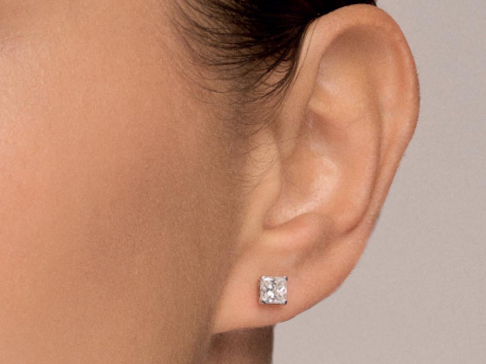 Solitario Ohrringe mit Prinzessschliff aus 18K Weißgold 2 ct, CEW10154