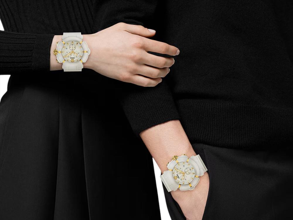 Versace Real Active ChronoQuartz Uhr, Recycelter Stahl, Weiss, 45 mm, VE0L00525