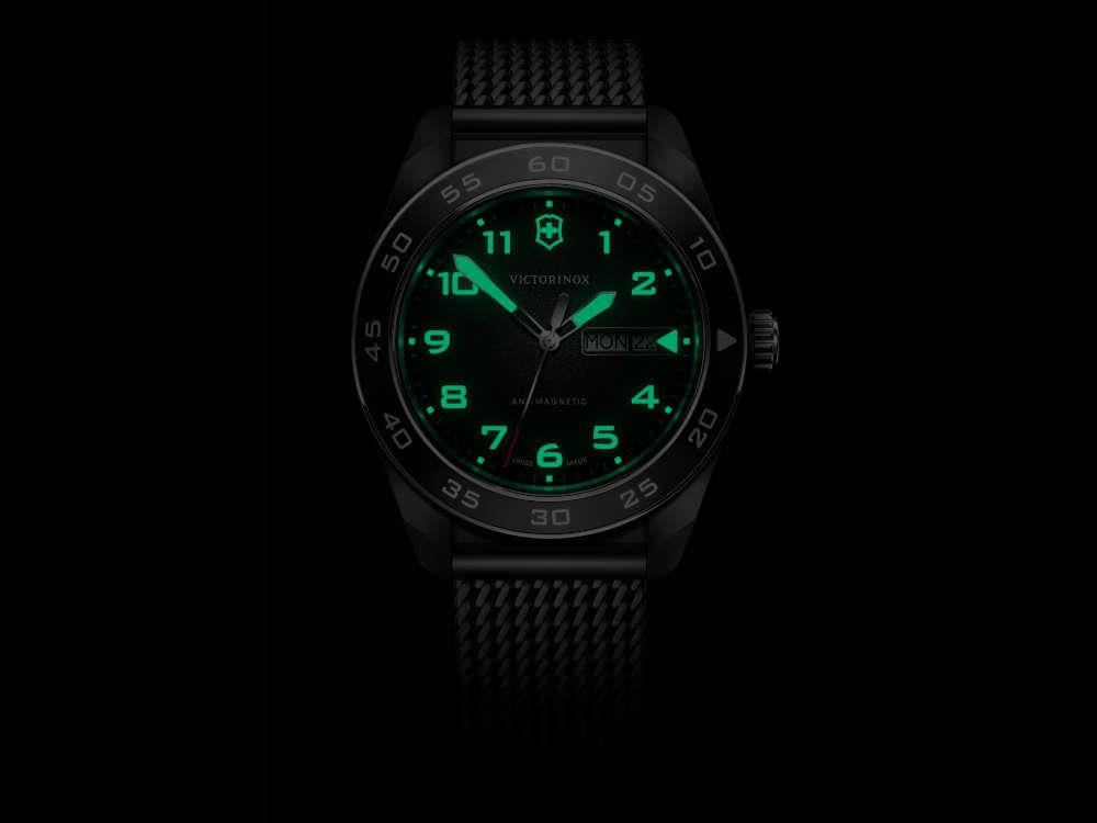 Victorinox Swiss Army Quartz Uhr, Edelstahl 316L , Schwarz, 42 mm, V242043