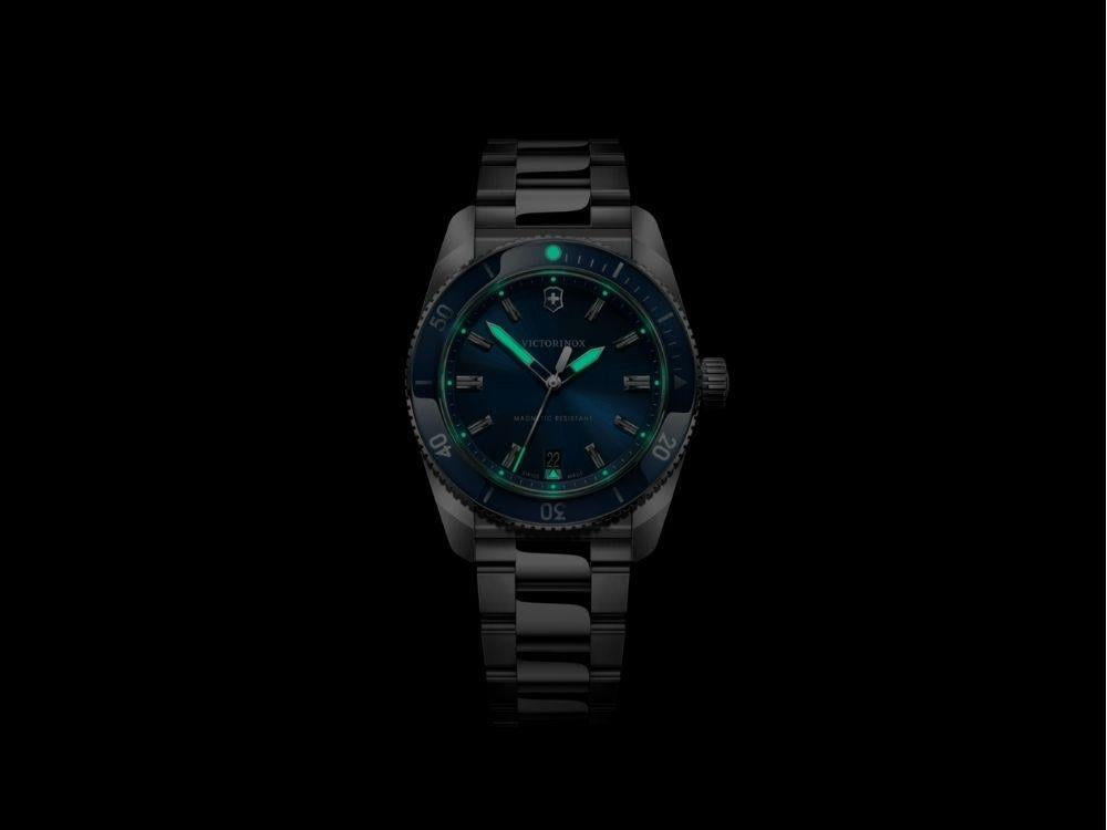 Victorinox Maverick Quartz Uhr, Edelstahl 316L , Blau, 39 mm, V242095