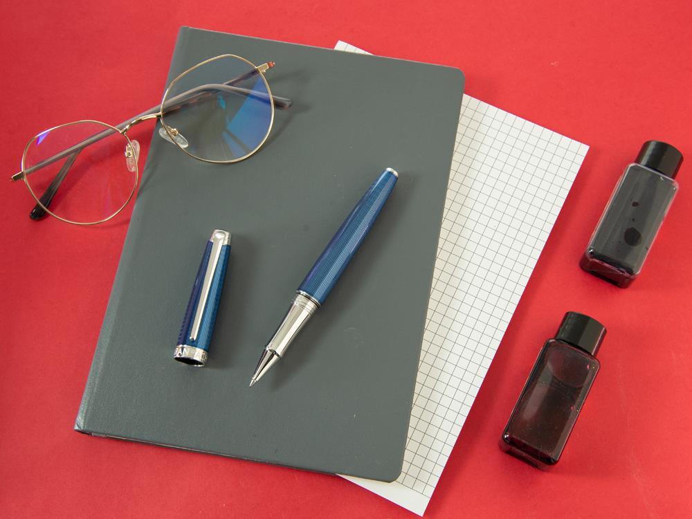 Caran d´Ache Léman Roller Grand Bleu, Lacqeu, Rhodiumverzierungen, 4779.168