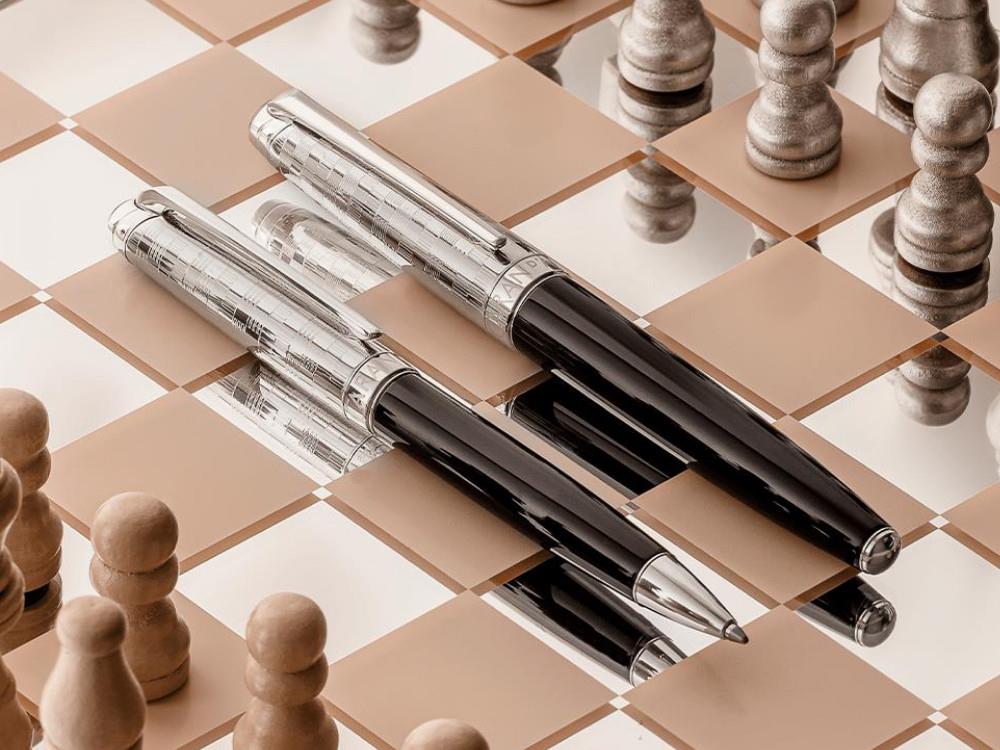 Caran d'Ache Léman Damier Set  Kugelschreiber & Schwarzes Lederetui, 4789.566