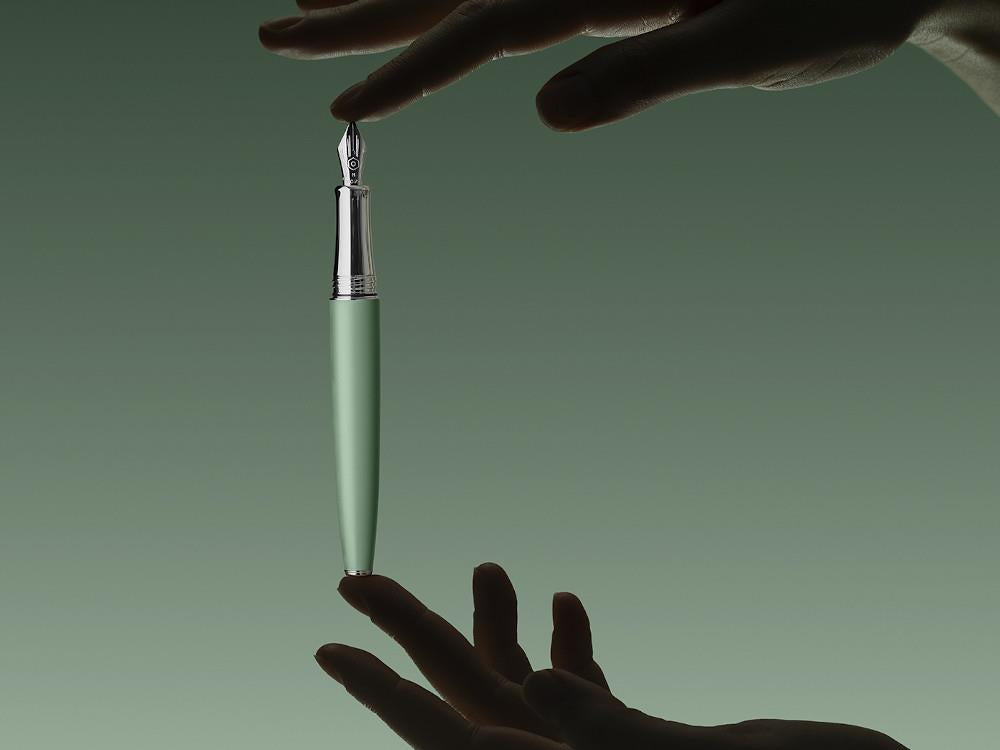 Caran d'Ache Léman Vert De Gris Füllfederhalter, Messing, Grün, 4799.713