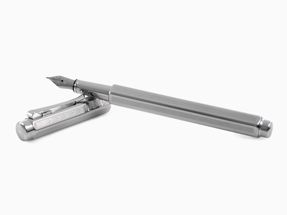 Caran d´Ache Ecridor Chevron Füllfederhalter, Palladium, 958.286
