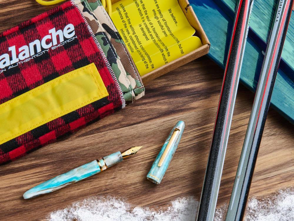 Esterbrook Estie Avalanche Füllfederhalter, Diamond Cast, Blau, EAV9106