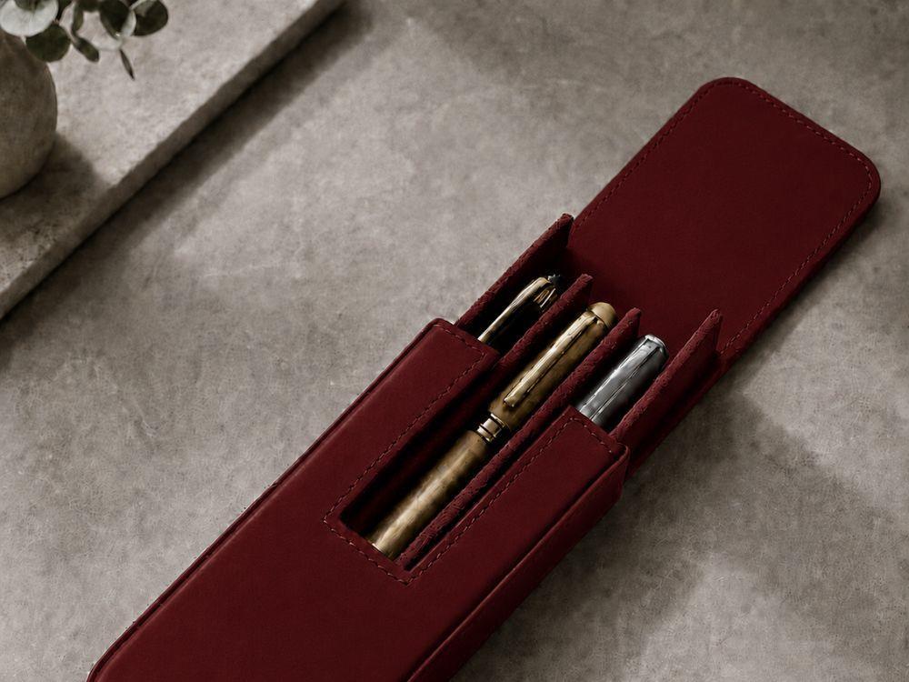 Iguana Stifteetui Rot für 3 Schreibaufgaben, PEN-CASE-RED-3