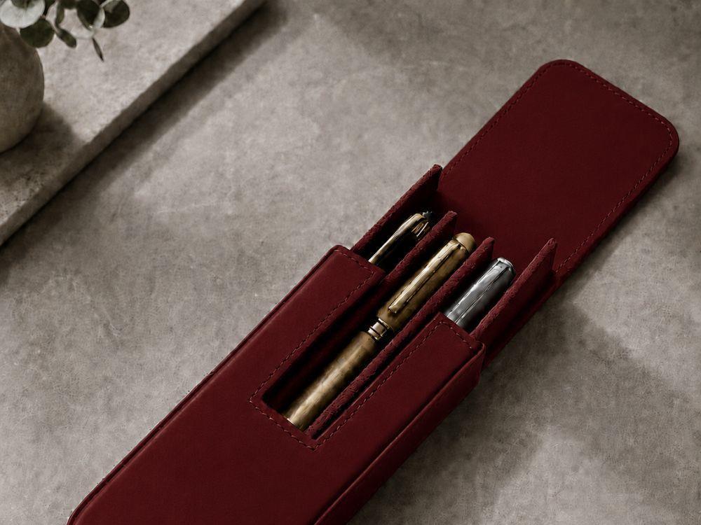 Iguana Stifteetui Rot für 3 Schreibaufgaben, PEN-CASE-RED-3