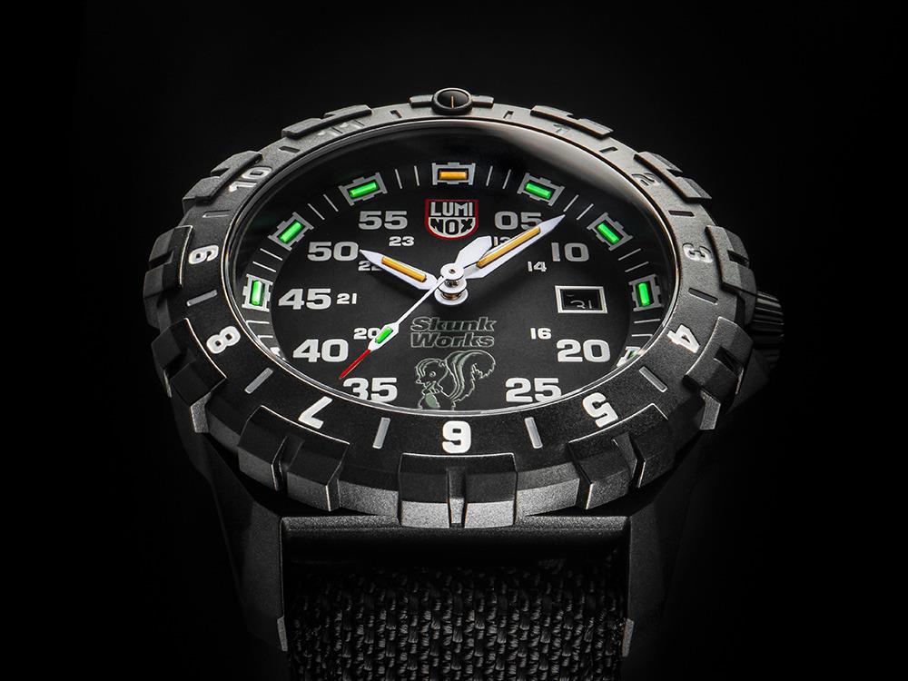 Luminox Air F-117 Nighthawk x Skunk Works Heritage Quartz Uhr, XA.6442.H.SET