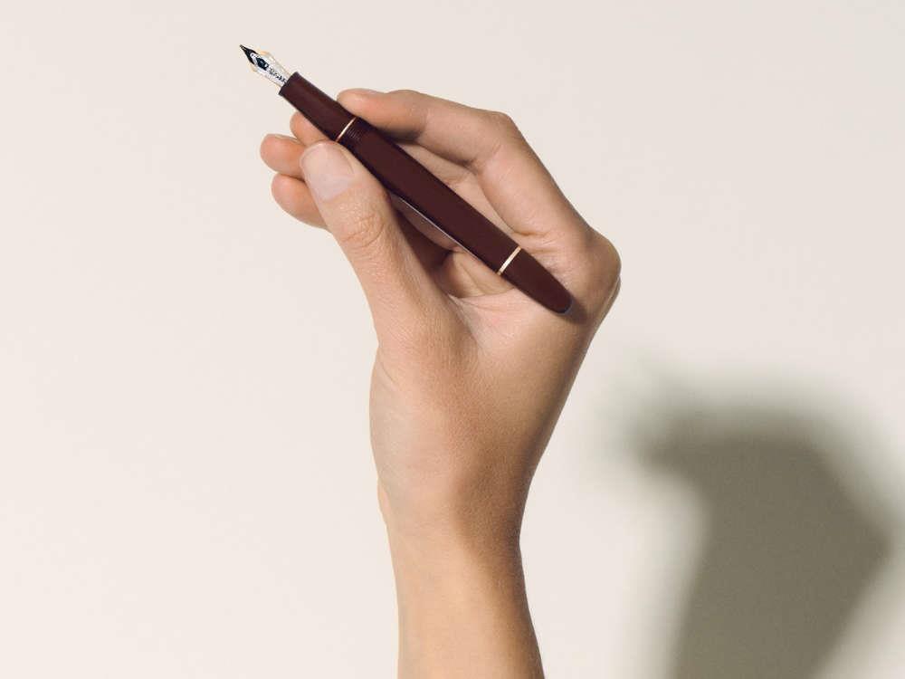 Montblanc Meisterstück Burdundy Red Classique Füllfederhalter, 133014