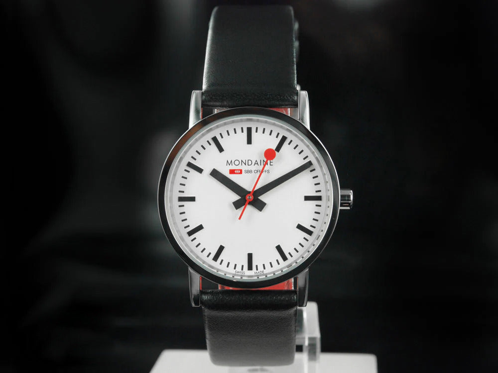 Mondaine  SBB Classic Quartz Uhr, polierter Edelstahl, Mineral Glas, 30mm