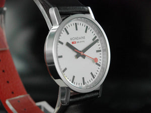 Mondaine  SBB Classic Quartz Uhr, polierter Edelstahl, Mineral Glas, 30mm