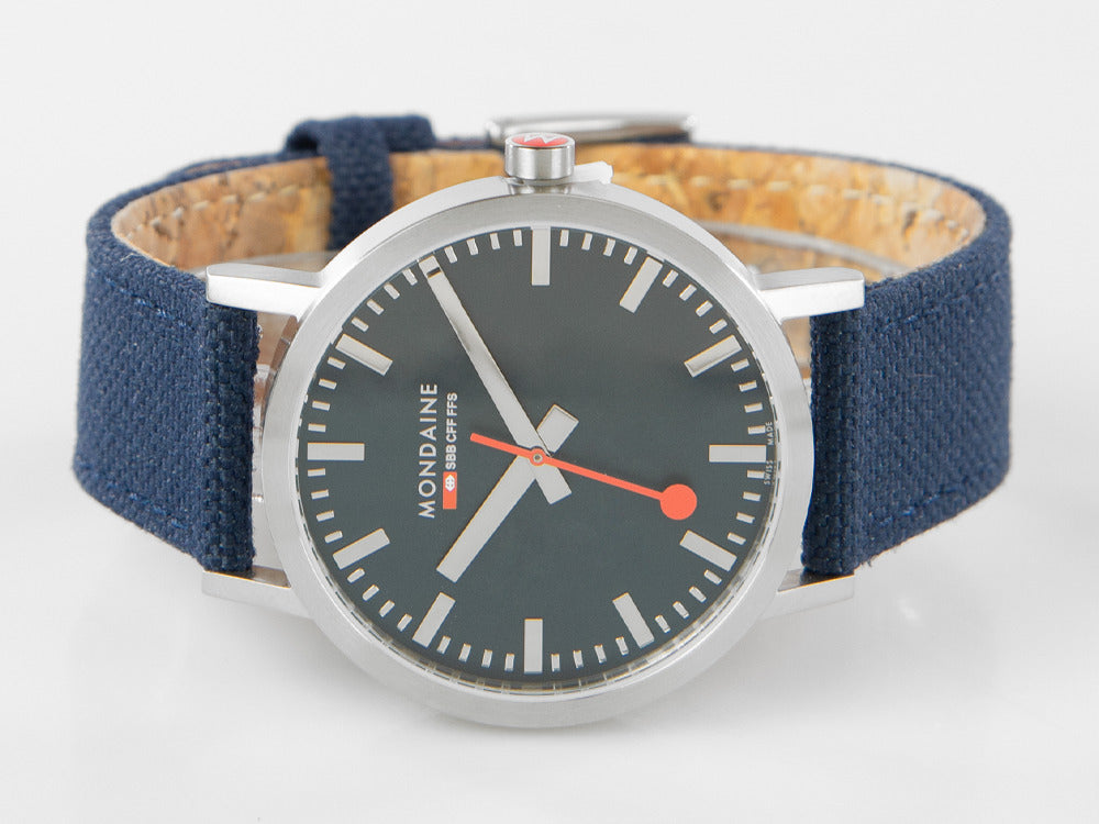 Mondaine SBB Classic Quartz Uhr, Blau, 40 mm, Leinenuhrband, A660.30360.40SBD