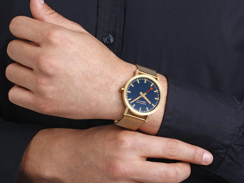 Mondaine Classic Quartz Uhr, Blau, 40 mm, A660.30360.40SBM