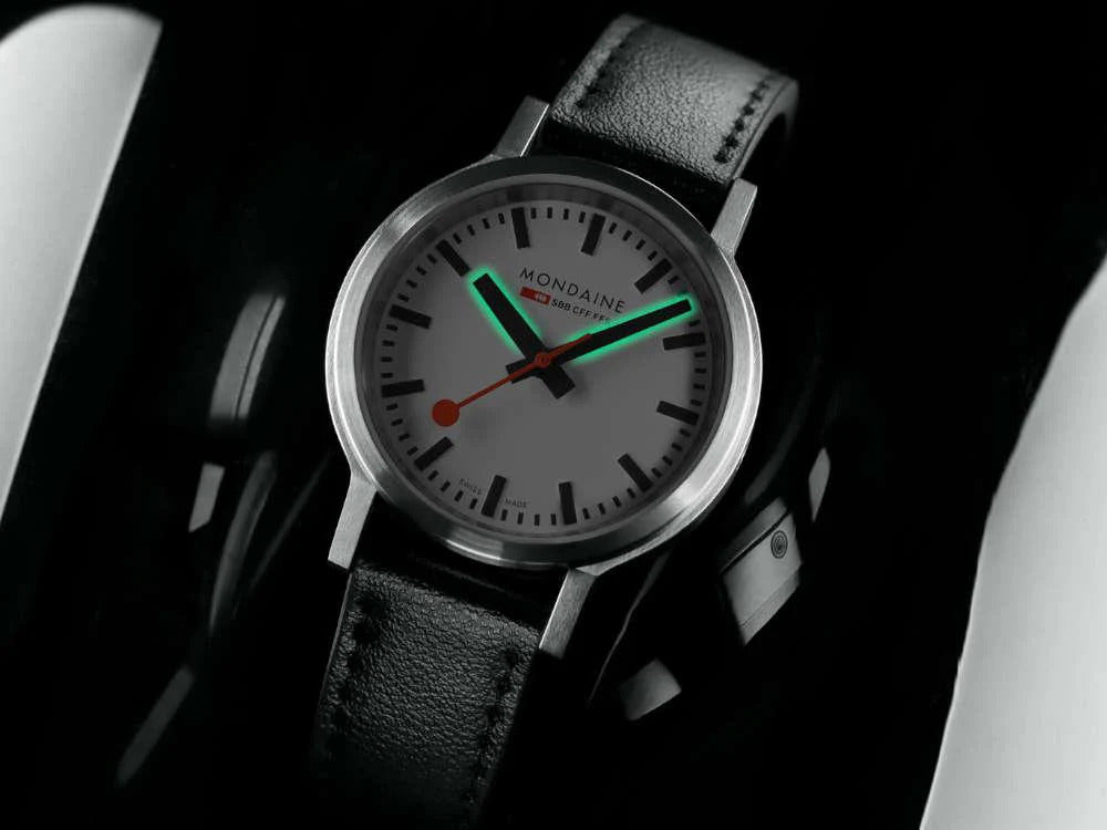 Mondaine SBB Stop2go Quartz Uhr, Weiss, 34 mm, 3 atm, MST.3401B.LBV.SET