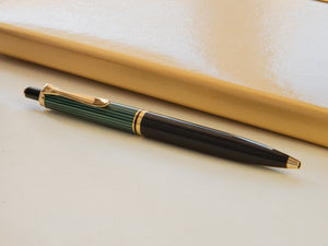 Pelikan K400 Kugelschreiber, Schwarz und grun, Vergoldete Beschläge, 996835