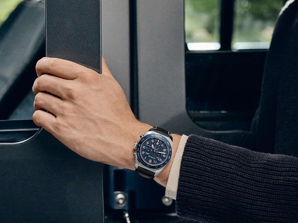 Victorinox Swiss Army Quartz Uhr, Blau, 42 mm, Chronograph, V242047