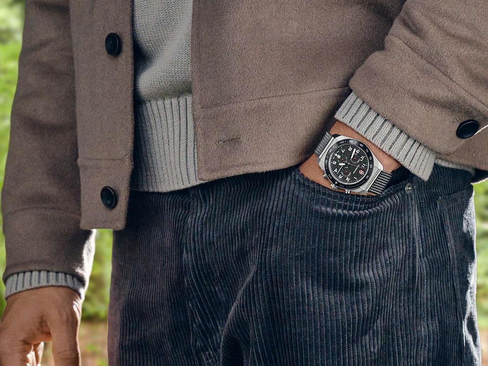 Victorinox Swiss Army Quartz Uhr, Schwarz, 42 mm, Chronograph, V242048