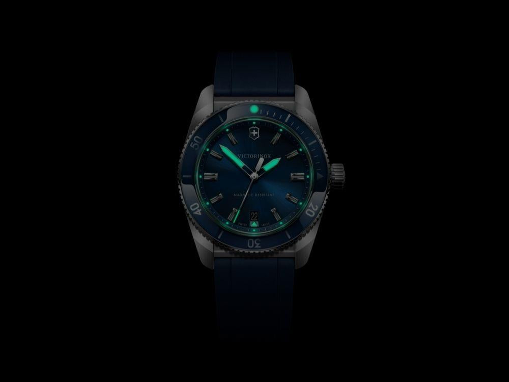 Victorinox Maverick Quartz Uhr, Edelstahl 316L , Blau, 39 mm, V242094