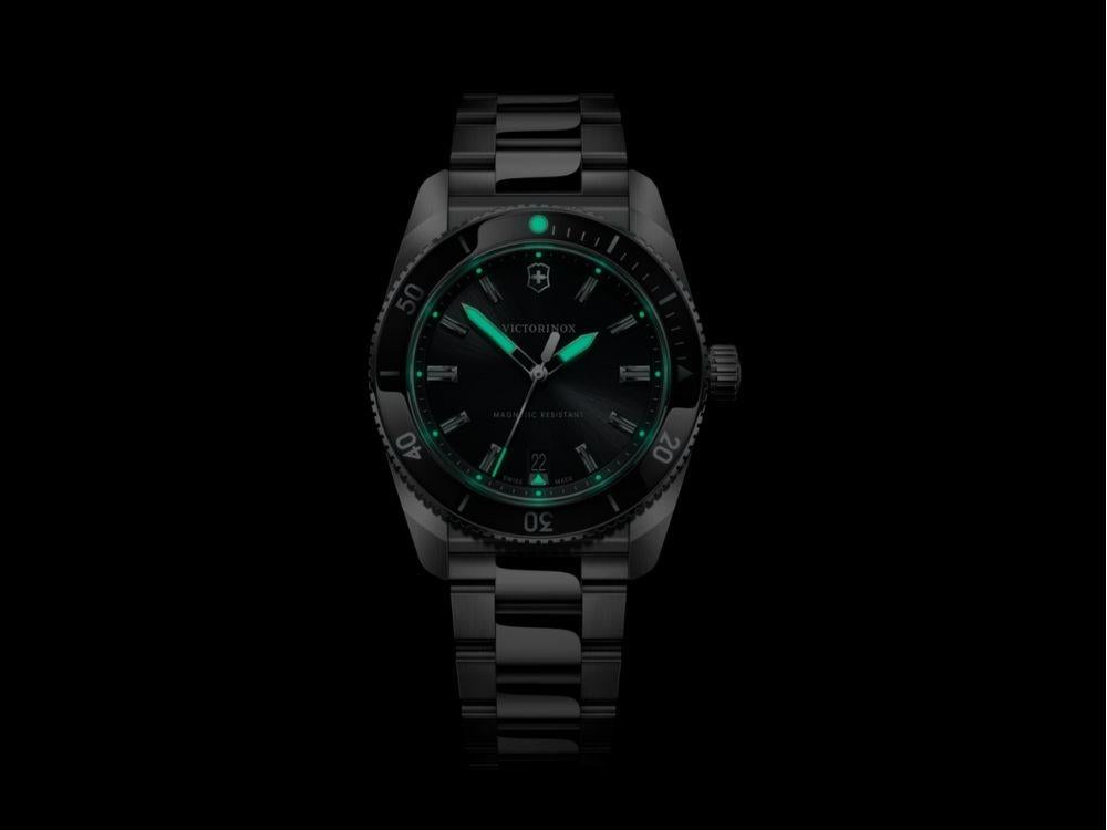 Victorinox Maverick Quartz Uhr, Edelstahl 316L , Schwarz, 39 mm, V242097