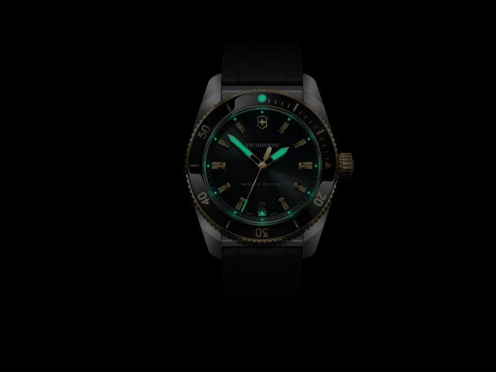 Victorinox Maverick SS/IPG Quartz Uhr, Schwarz, 39 mm, V242099