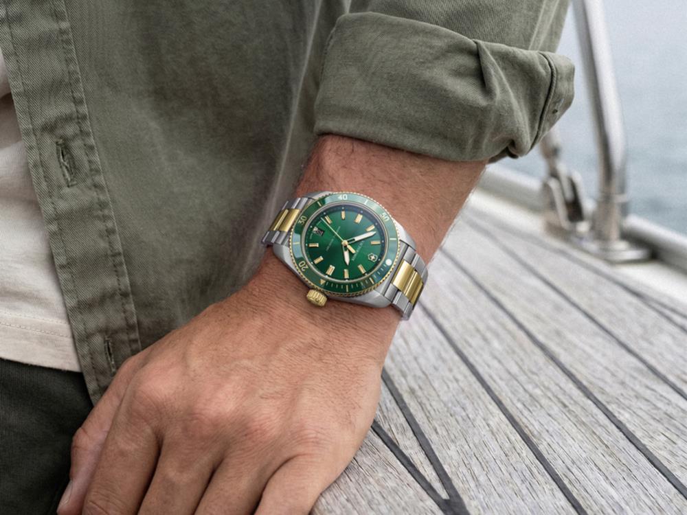 Victorinox Maverick Quartz Uhr, Edelstahl 316L , Grün, 39 mm, V242101