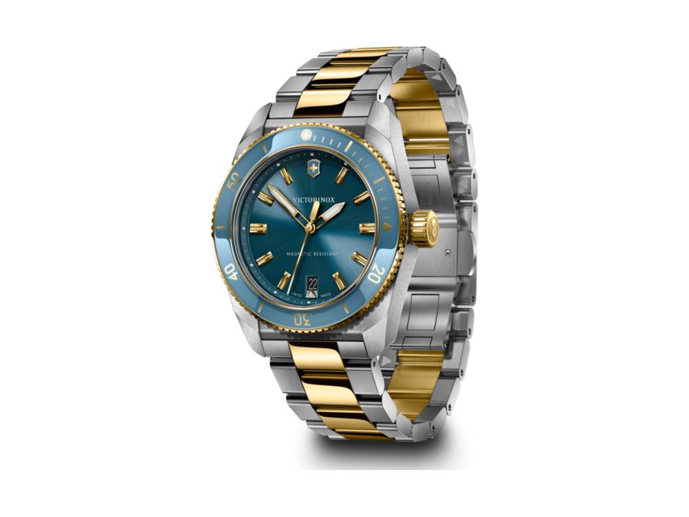 Victorinox Maverick Quartz Uhr, Edelstahl 316L, Hellblau, V242103