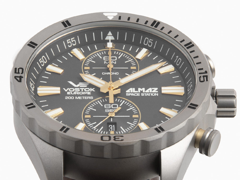 Vostok Europe Almaz Quartz Uhr, Titan, Grau, 47 mm, Chrono, 6S11-320H521
