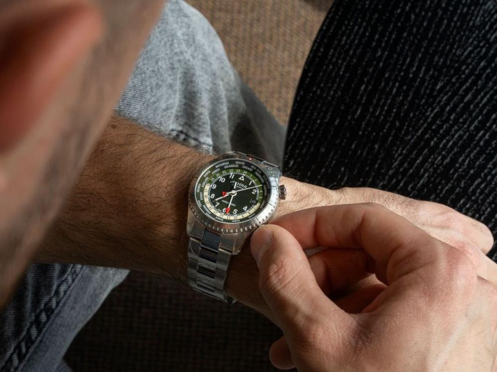 Alpina Startimer Pilot Quartz Worldtimer Quartz Uhr, 41 mm, Grün, AL-255GR4S26B