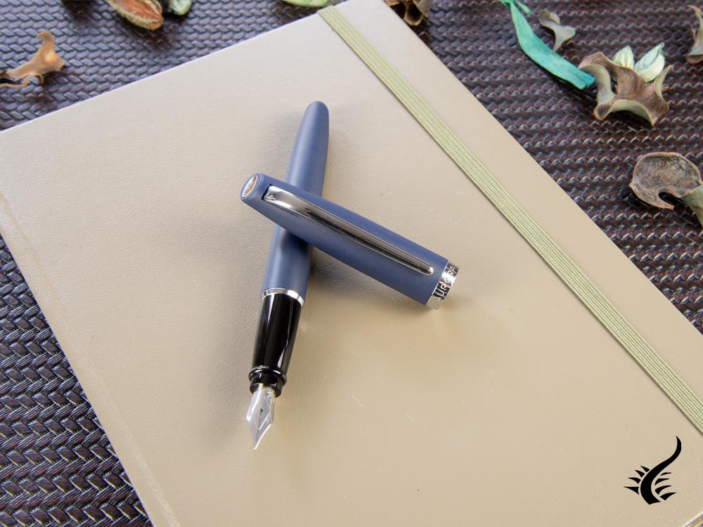 Aurora Style Füllhalter, Blaues Edelharz, Verchromte Akzente, E20B